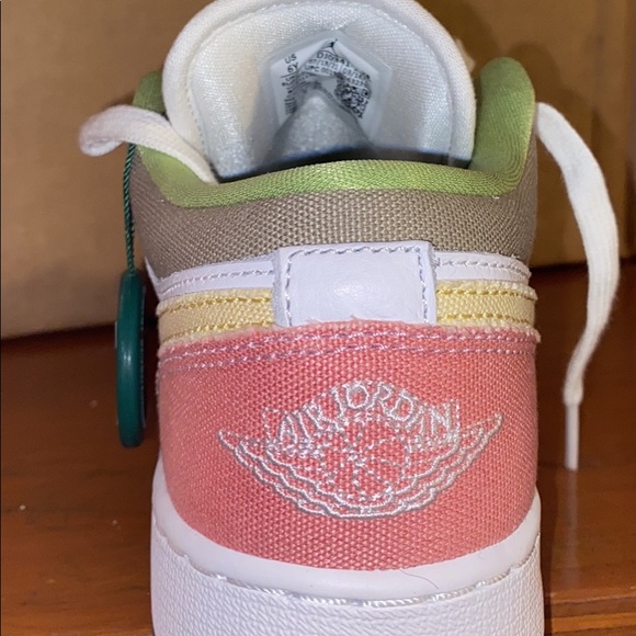 Woman’s size 8 (youth 6), Air Jordan Low Pastel - Picture 2 of 4
